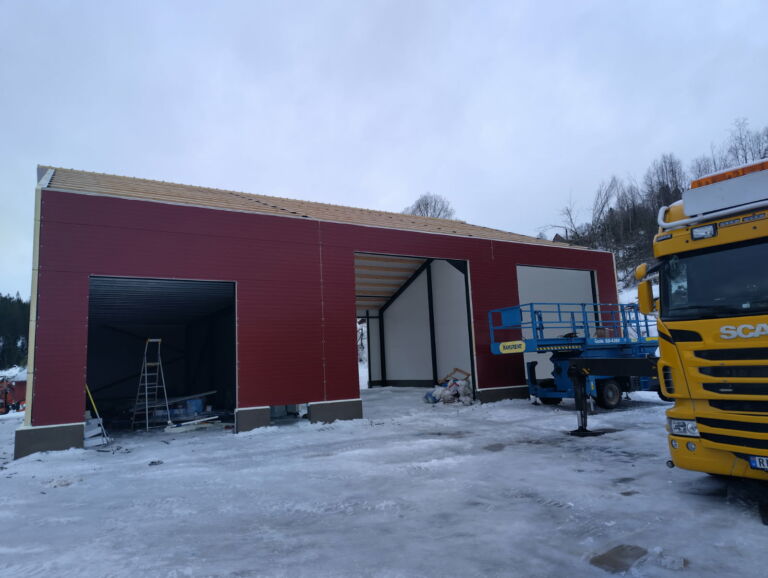 Lagerbygg i stål og sandwich hos Stian Molland. Steinkjer, 2025
