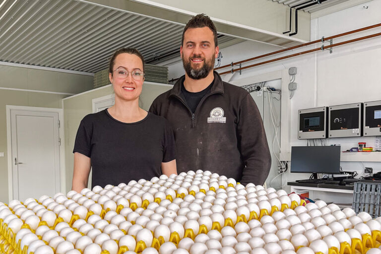 Ida og Thomas Kristoffersen på Brekka gård, Vassbygda i Stjørdal. Mars 2025